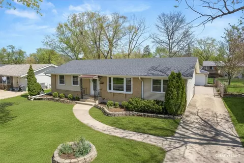 607 Grace Ln, Schaumburg, IL 60193