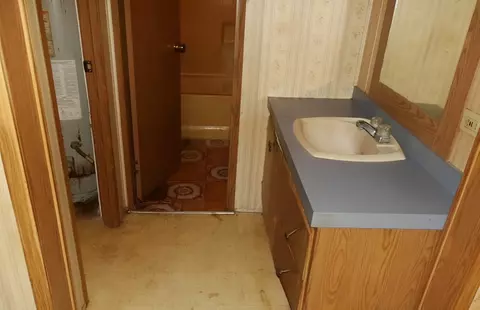 406 E Van Buren St, Paris, IL 61944 photo 5