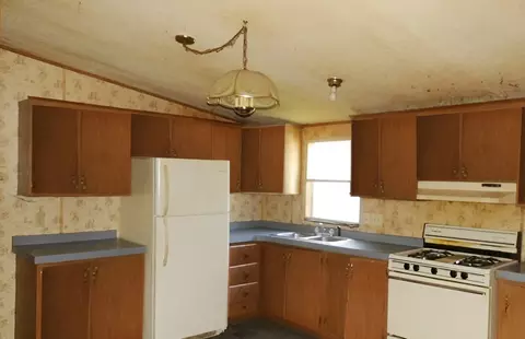 406 E Van Buren St, Paris, IL 61944 photo 3