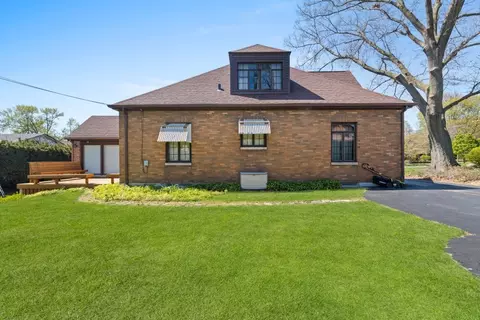 Exterior - 1125 Cedar Ave, Elgin, IL 60120 photo 8 of 9