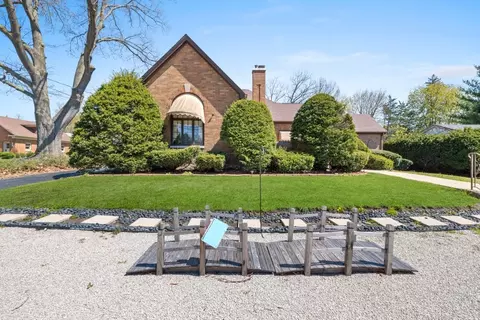 Exterior - 1125 Cedar Ave, Elgin, IL 60120 photo 2 of 9