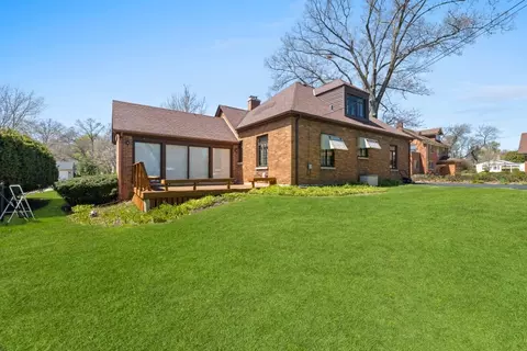 Exterior - 1125 Cedar Ave, Elgin, IL 60120 photo 5 of 9