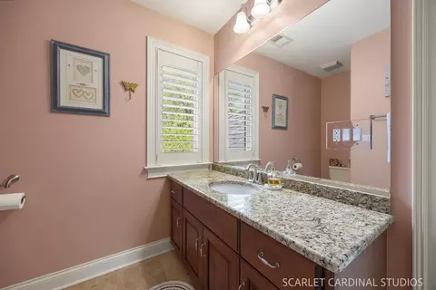 Bath - 32 Baker Ln, Naperville, IL 60565 photo 5 of 9
