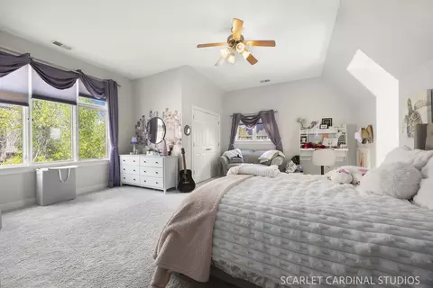 Bedroom - 32 Baker Ln, Naperville, IL 60565 photo 4 of 8