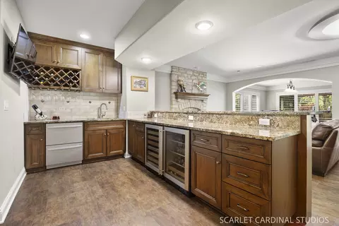 Kitchen - 32 Baker Ln, Naperville, IL 60565 photo 8 of 8