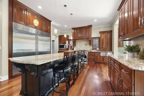 Kitchen - 32 Baker Ln, Naperville, IL 60565 photo 2 of 8