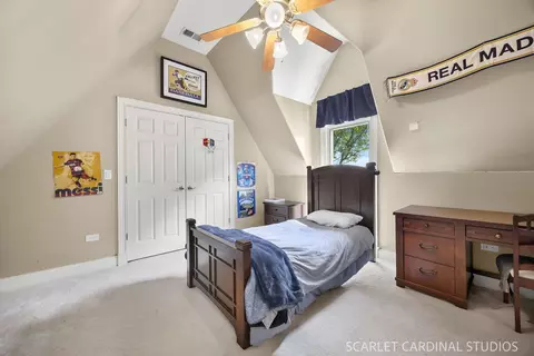 Bedroom - 32 Baker Ln, Naperville, IL 60565 photo 7 of 8