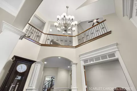Entry Way - 32 Baker Ln, Naperville, IL 60565 photo 2 of 7