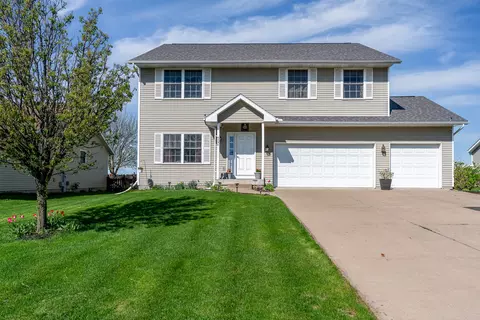 6524 International Dr, Bettendorf, IA 52722
