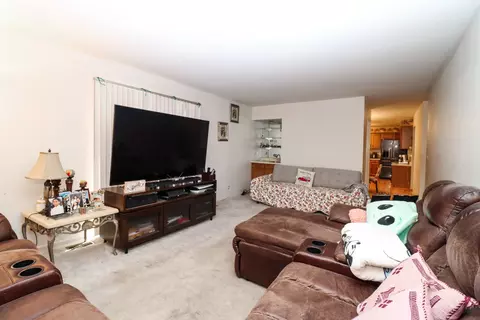 Living - 35 Meyerson Way, Wheeling, IL 60090 photo 6 of 6
