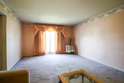 Living - 35 Meyerson Way, Wheeling, IL 60090 photo 3 of 6