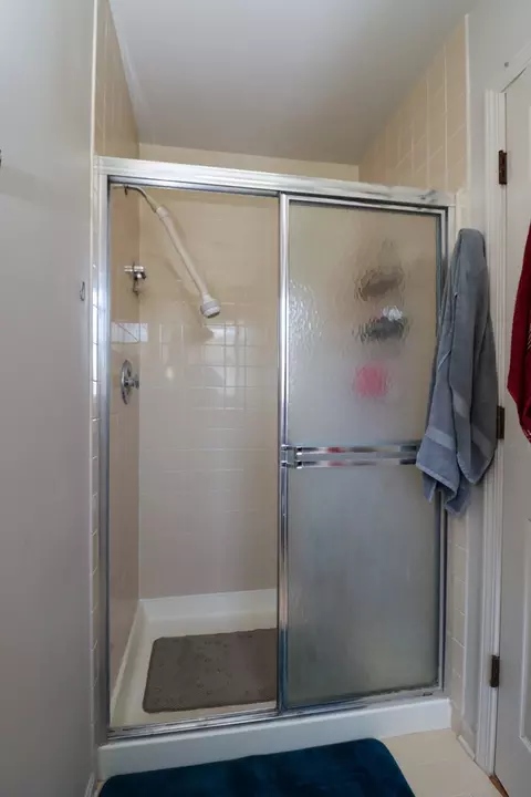 Bath - 35 Meyerson Way, Wheeling, IL 60090 photo 5 of 7