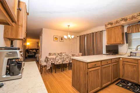 Kitchen - 35 Meyerson Way, Wheeling, IL 60090 photo 2 of 5