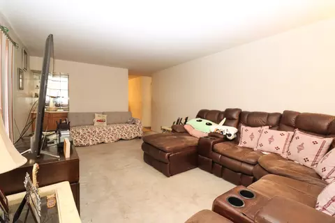 Living - 35 Meyerson Way, Wheeling, IL 60090 photo 5 of 6