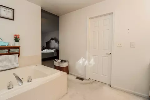 Bath - 35 Meyerson Way, Wheeling, IL 60090 photo 4 of 7