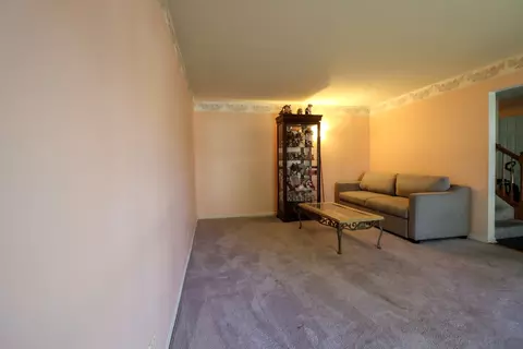 Living - 35 Meyerson Way, Wheeling, IL 60090 photo 2 of 6
