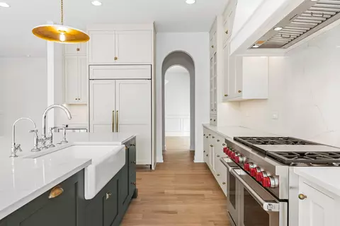 Kitchen - 660 N Eagle St, Naperville, IL 60563 photo 2 of 4