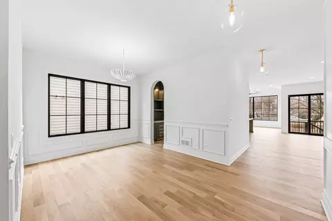 Living - 660 N Eagle St, Naperville, IL 60563 photo 1 of 4