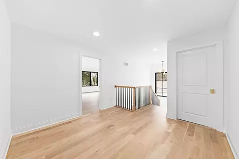 Entry Way - 660 N Eagle St, Naperville, IL 60563 photo 2 of 3