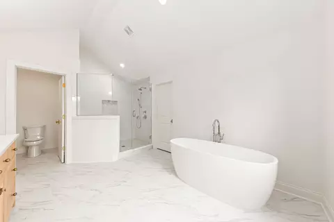 Bath - 660 N Eagle St, Naperville, IL 60563 photo 4 of 10
