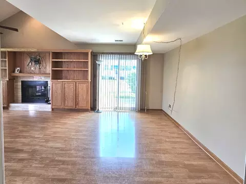 Living - 1436 Berta Dr, Crest Hill, IL 60403 photo 3 of 4
