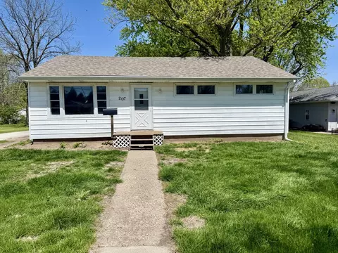 207 E Illinois St, Cambridge, IL 61238