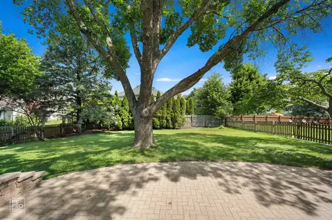Exterior - 1749 E Bailey Rd, Naperville, IL 60565 photo 3 of 4