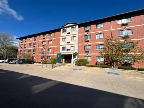 3370 W Brooke Ave #218, Waukegan, IL 60087