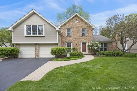 1085 E Gartner Rd, Naperville, IL 60540