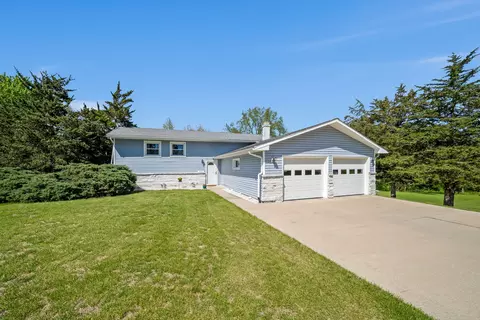 24146 Stagecoach Rd, Geneseo, IL 61254