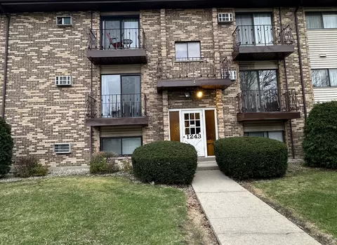 1243 Brown St #3D, Des Plaines, IL 60016