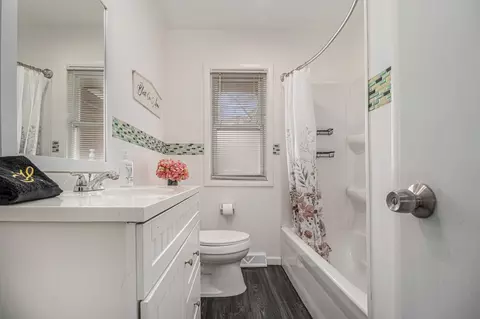 Bath - 3804 Grove Ave, Mchenry, IL 60050 photo 1 of 1