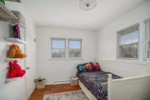 Bedroom - 3804 Grove Ave, Mchenry, IL 60050 photo 4 of 5