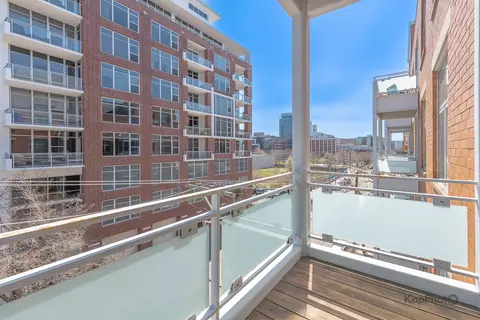 Exterior - 939 W Madison St #403, Chicago, IL 60607 photo 3 of 3
