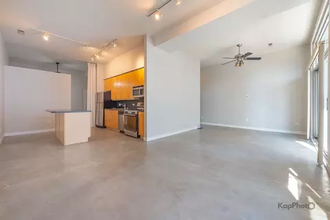 Living - 939 W Madison St #403, Chicago, IL 60607 photo 8 of 9