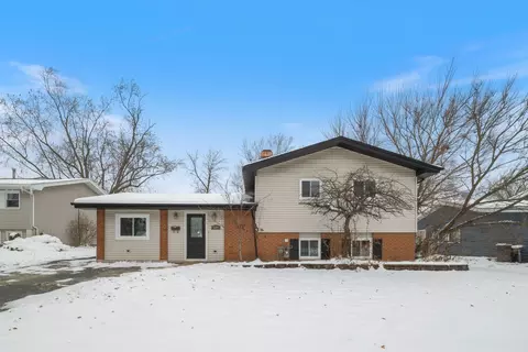 630 Bode Rd, Hoffman Estates, IL 60169