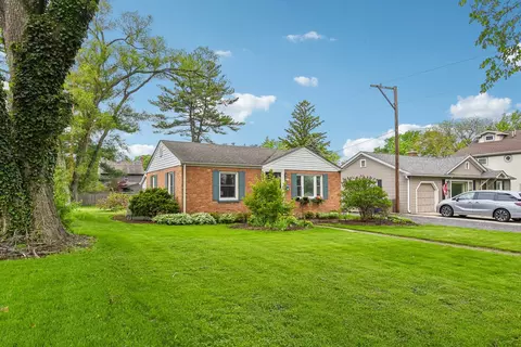 Exterior - 836 Lyford Ln, Wheaton, IL 60189 photo 2 of 12