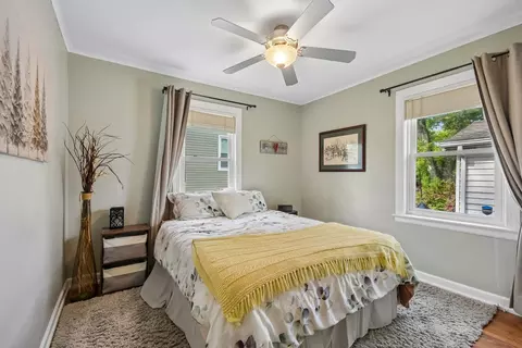 Bedroom - 836 Lyford Ln, Wheaton, IL 60189 photo 3 of 4
