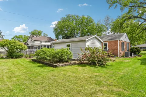 Exterior - 836 Lyford Ln, Wheaton, IL 60189 photo 10 of 12