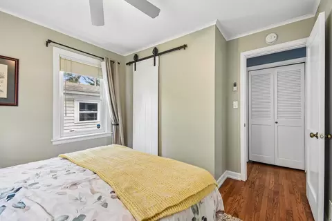 Bedroom - 836 Lyford Ln, Wheaton, IL 60189 photo 4 of 4
