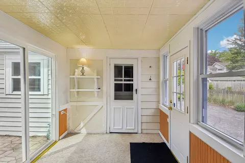 Exterior - 836 Lyford Ln, Wheaton, IL 60189 photo 6 of 12