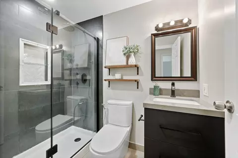 Bath - 1041 Forest Ave, Deerfield, IL 60015 photo 3 of 5