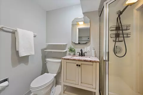 Bath - 1041 Forest Ave, Deerfield, IL 60015 photo 5 of 5
