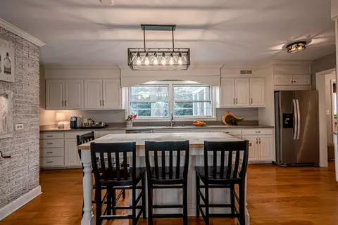 Kitchen - 702 Maple Ln, Geneva, IL 60134 photo 3 of 4