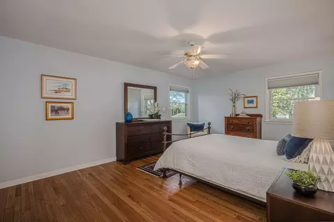 Bedroom - 702 Maple Ln, Geneva, IL 60134 photo 4 of 9