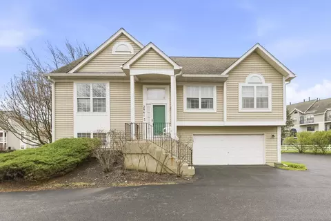 2861 Shelly Ln, Aurora, IL 60504