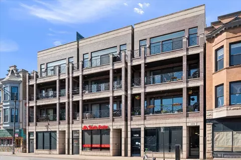 1426 W Irving Park Rd #3, Chicago, IL 60613