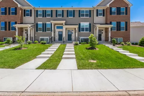 605 Brook Ct, Oswego, IL 60543