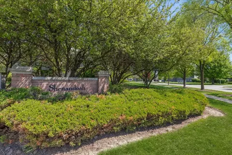 3414 Blue Ridge Dr, Carpentersville, IL 60110