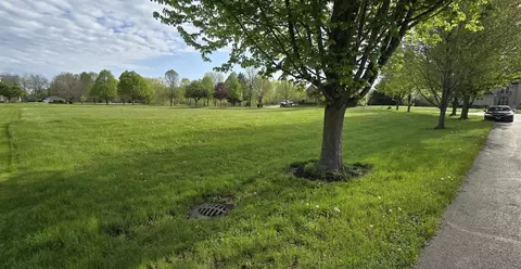 2 Anthony Ct, Wayne, IL 60184